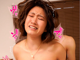 酔っ払って帰ってきた妻が間違って隣人のゴミ部屋へ入ってしまい、僕と勘違いして中年オヤジに発情して中出しセックスした話　美波もも　サンプル画像07